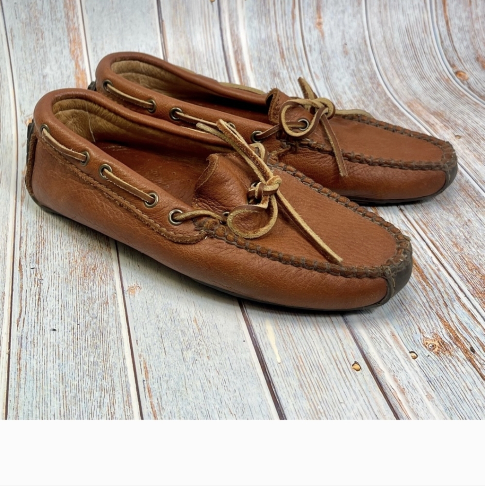 Minnetonka Women's leather loafers